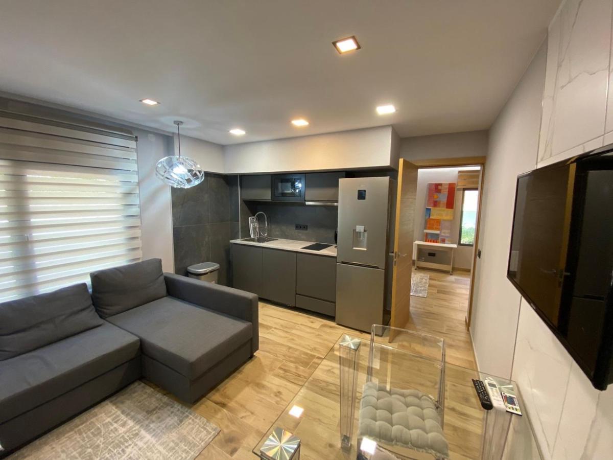 סאן פליו דה גיסולס Tomas Apartamentos Sagaro מראה חיצוני תמונה